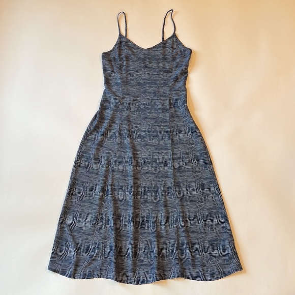 Old Navy Blue Wavy Stripe w Spaghetti Strap Midi Sun Dress Womens XS EUC - Picture 2 of 8